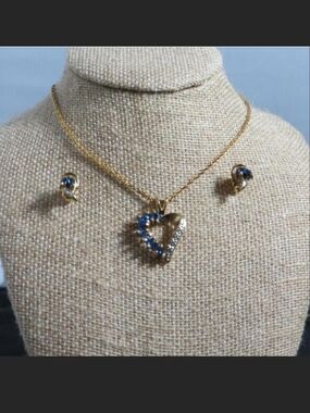 Source Unknown Gold Heart Necklace and Stud Earrings with Blue Stones